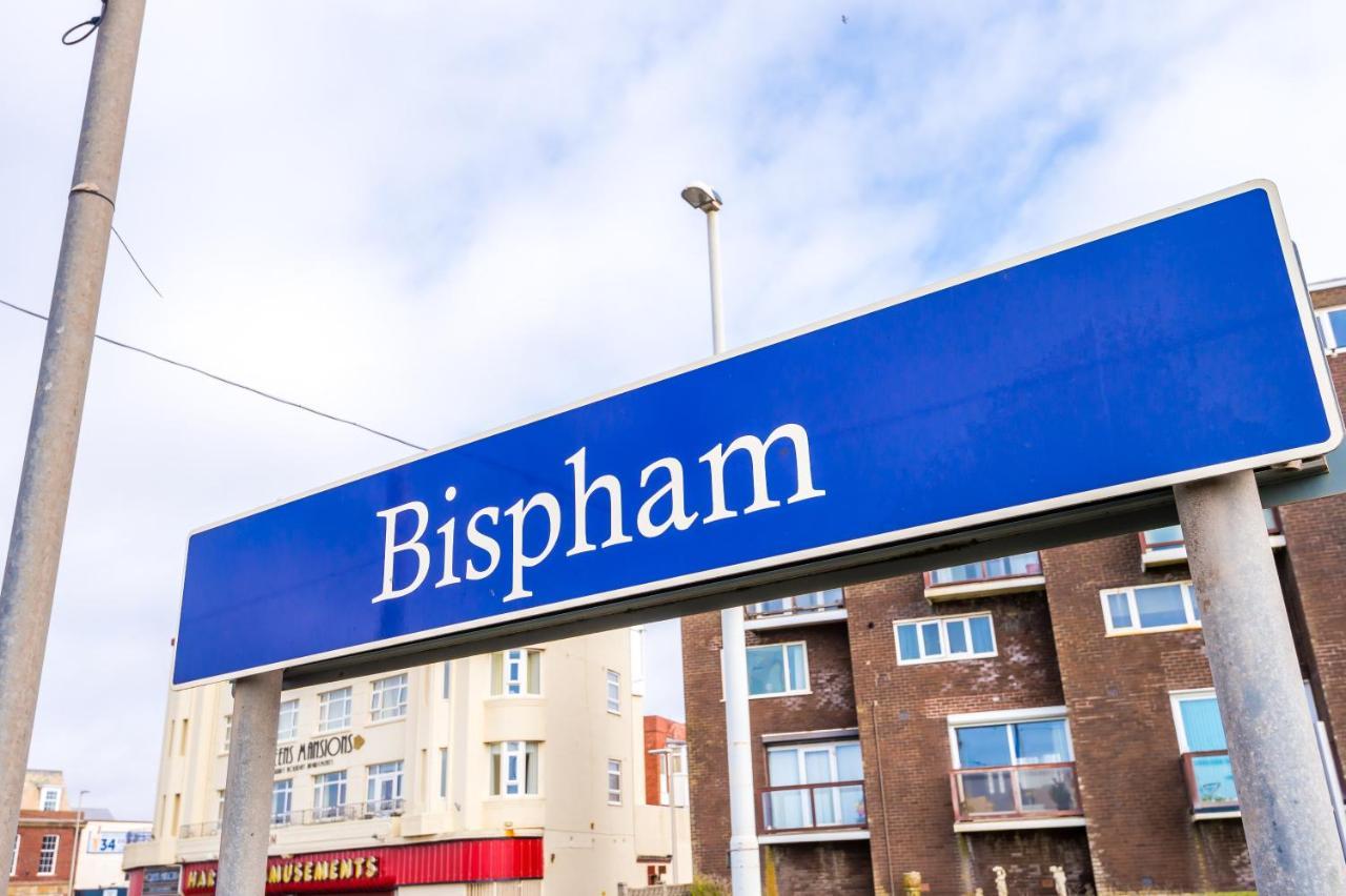 Only Family Groups - Pets Stay For Free - Sleeps 8 - Sofabed Blackpool Kültér fotó